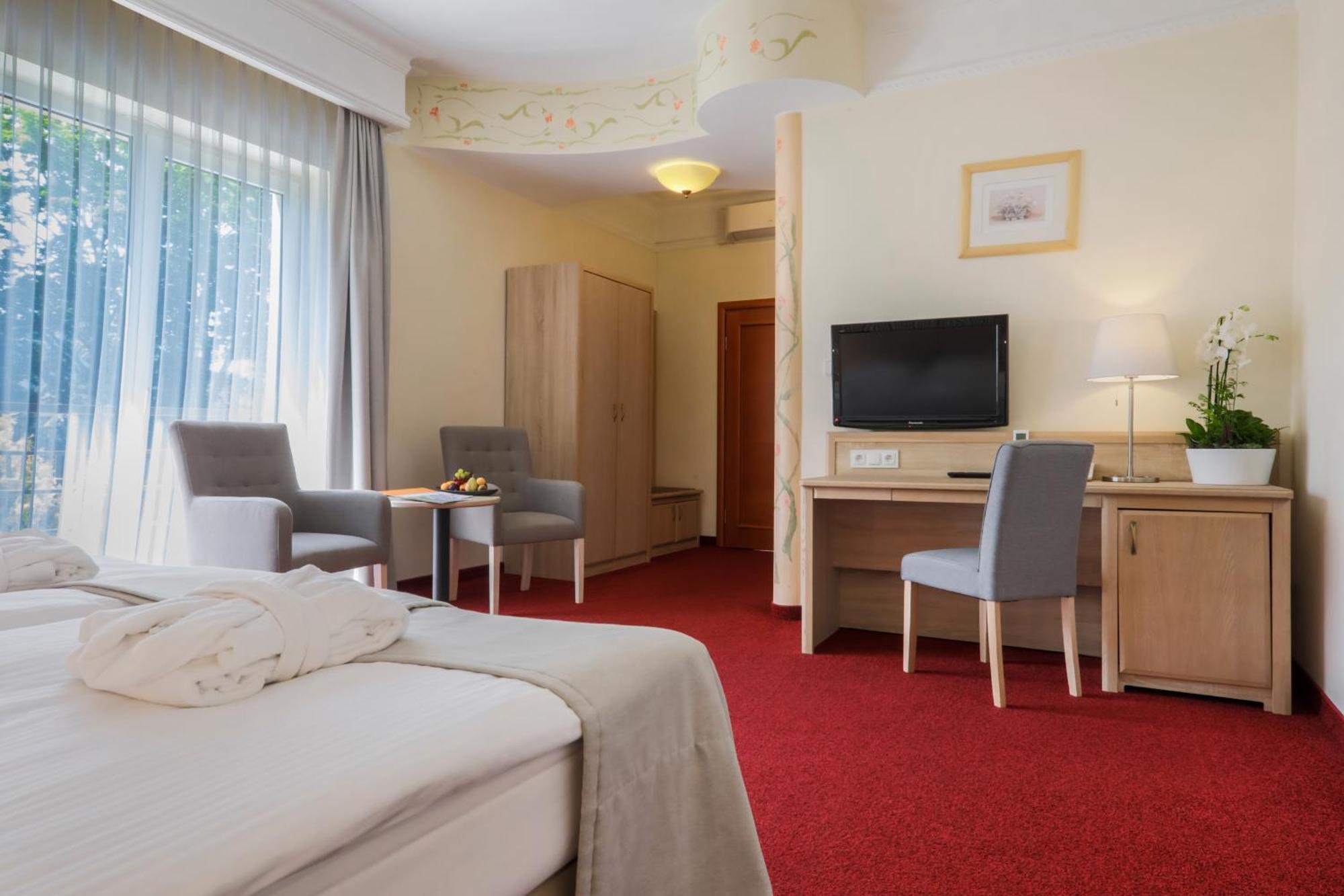 Papuga Park Hotel Wellness Marrakesz & Spa Bielsko-Biała Exteriör bild