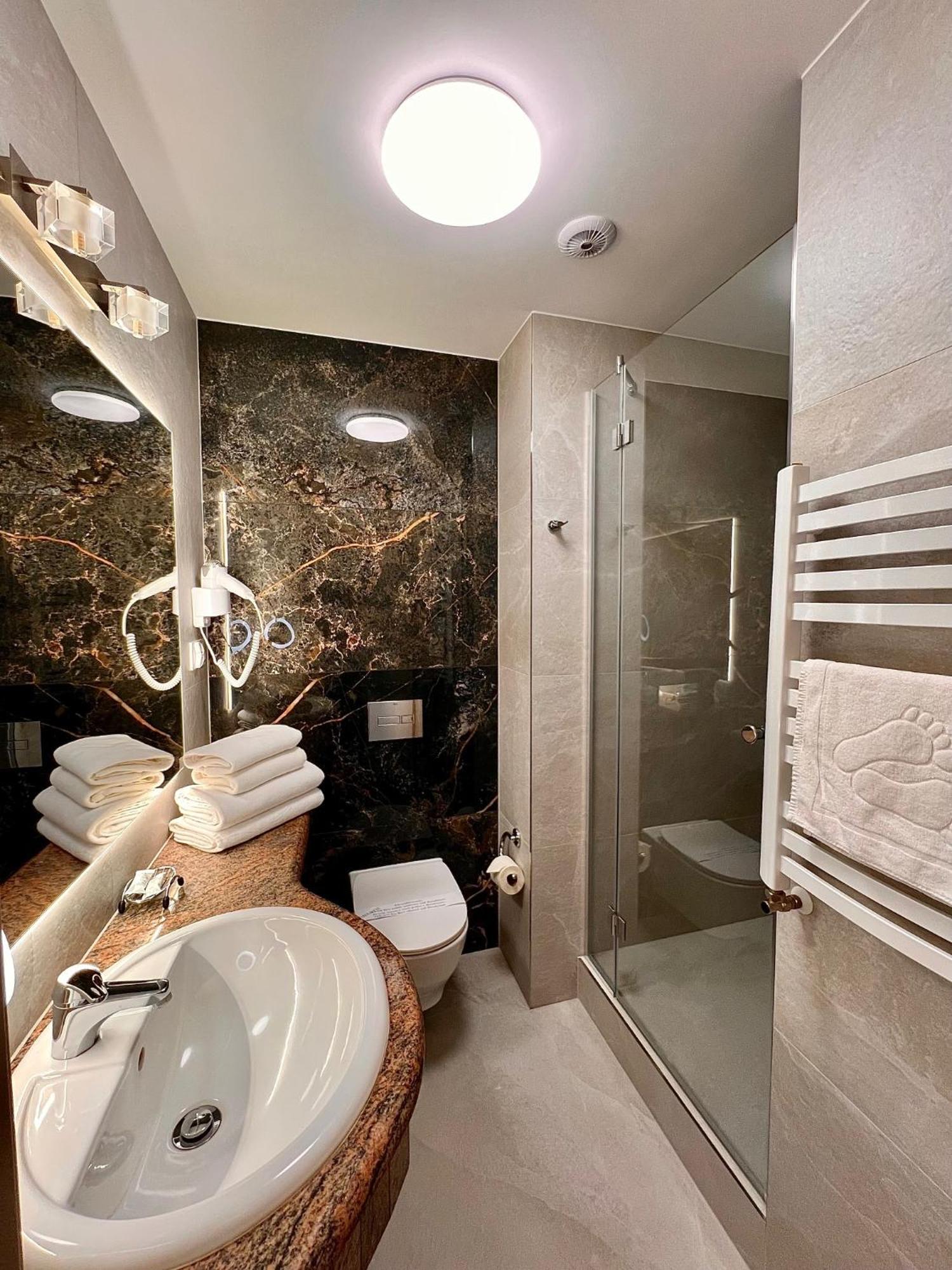 Papuga Park Hotel Wellness Marrakesz & Spa Bielsko-Biała Exteriör bild