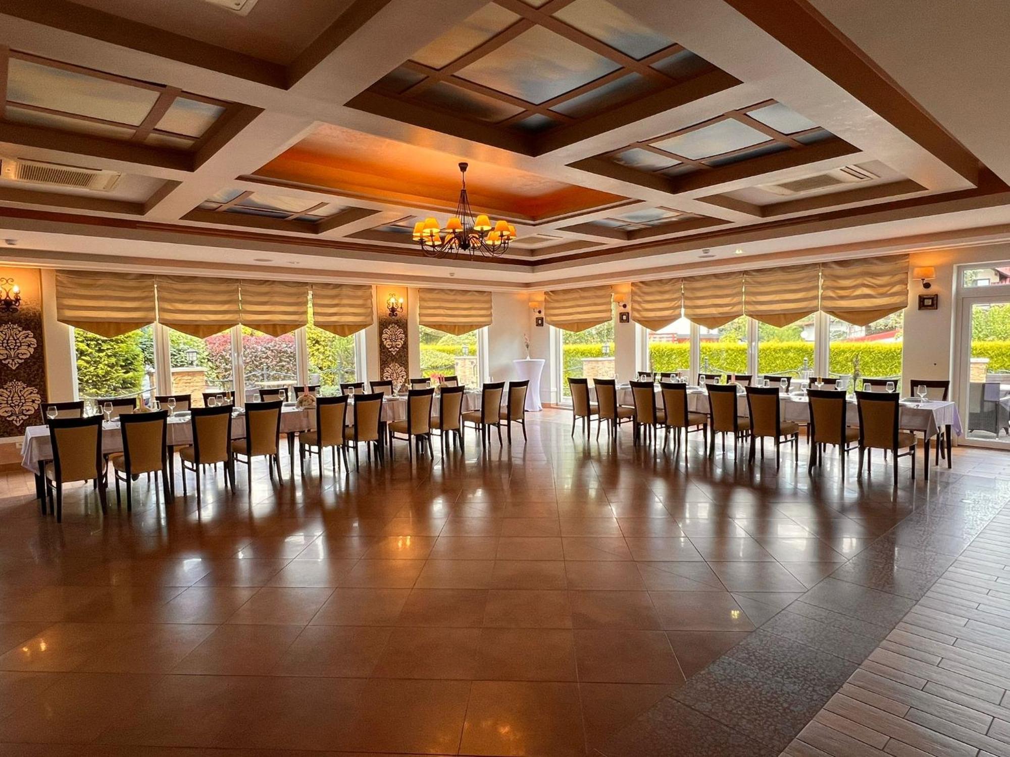 Papuga Park Hotel Wellness Marrakesz & Spa Bielsko-Biała Exteriör bild