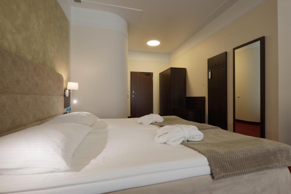 Papuga Park Hotel Wellness Marrakesz & Spa Bielsko-Biała Exteriör bild